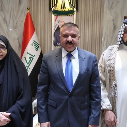 بعد الاعتداء عليها.. وزير الداخلية يلتقي أستاذة من ذي قار ويؤكد تأمين الحماية للملاكات التربوية