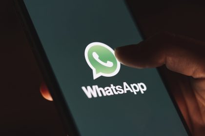مستخدمون يبلغون عن تعطل واسع في تطبيق "واتساب"