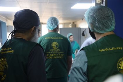 تحت إشراف مركز الملك سلمان للإغاثة.. فريق ⁧‫البلسم‬⁩ الطبي يصل ⁧‫سوريا‬⁩ استعدادًا لإجراء 95 عملية لجراحة وقسطرة القلب