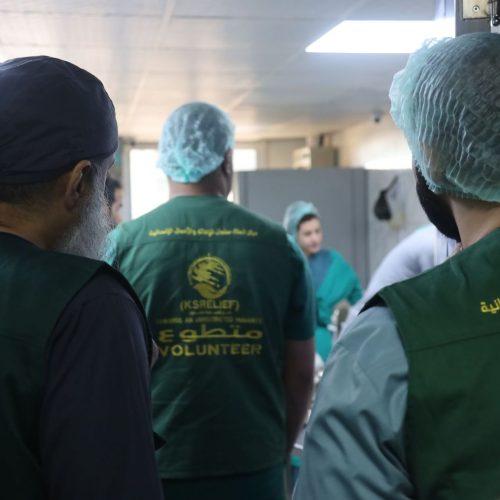 تحت إشراف مركز الملك سلمان للإغاثة.. فريق ⁧‫البلسم‬⁩ الطبي يصل ⁧‫سوريا‬⁩ استعدادًا لإجراء 95 عملية لجراحة وقسطرة القلب