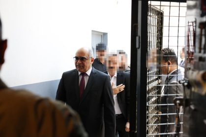 رئيس جهاز الأمن الوطني يؤكد أهمية الاستمرار بتوثيق إجراءات الاعتقال والتحقيق مع الموقوفين