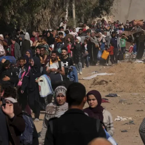 غزة.. نزوح نصف مليون فلسطيني جراء استمرار العمليات العسكرية الإسرائيلية وتدهور الأوضاع الإنسانية