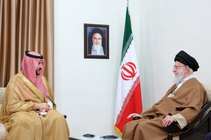 المرشد الايراني يتسلم رسالة من ملك السعودية ويؤكد: العلاقة مع المملكة مفيدة لكلا البلدين