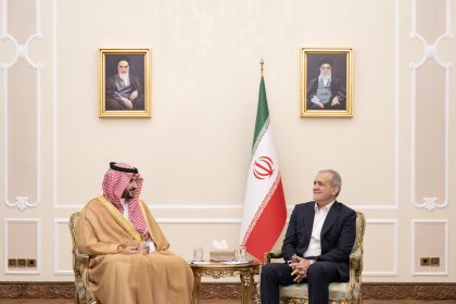 الرئيس الايراني يدعو الى توسيع التعاون الثنائي مع السعودية في جميع المجالات