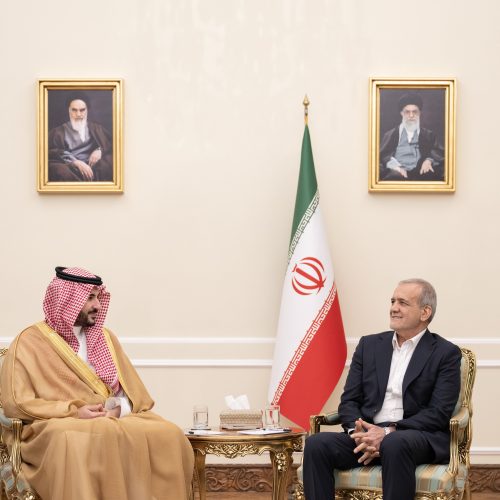الرئيس الايراني يدعو الى توسيع التعاون الثنائي مع السعودية في جميع المجالات