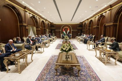الرئيس الحلبوسي ورئيس البرلمان الاردني يؤكدان أهمية استمرار التنسيق على المستويات البرلمانية والتنفيذية
