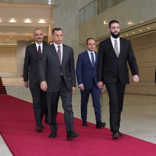 الوفد العراقي برئاسة الشطري يلتقي الشرع وإدارة العتبات المقدسة في سوريا