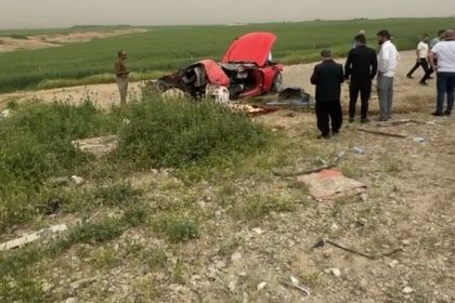 السيارة انشطرت إلى نصفين.. مصرع شخصين بحادث سير "مروع" على طريق أربيل–كركوك (صور)
