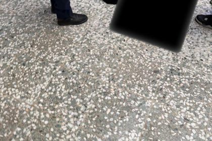 طالبة تنهي حياتها برمي نفسها من الطابق الثاني داخل جامعة أهلية في النجف