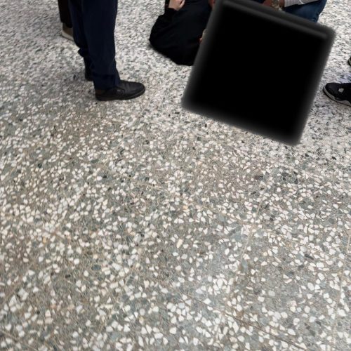 طالبة تنهي حياتها برمي نفسها من الطابق الثاني داخل جامعة أهلية في النجف
