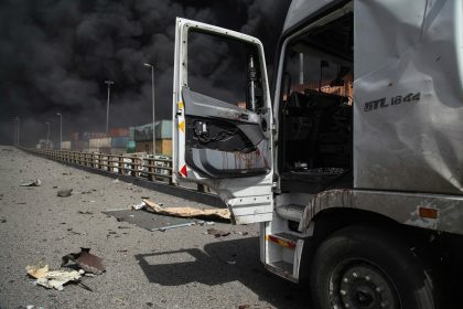 الداخلية الإيرانية: ارتفاع عدد قتلى انفجار ميناء رجائي إلى 8 وإصابة 750