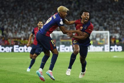 برشلونة بطلاً لكأس ملك إسبانيا بفوزه على ريال مدريد بثلاثة أهداف لهدفين