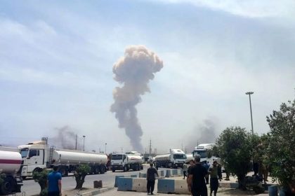 الدفاع الإيرانية تنفي وجود شحنات عسكرية في ميناء رجائي