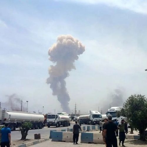 الدفاع الإيرانية تنفي وجود شحنات عسكرية في ميناء رجائي