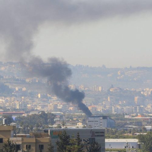 الجيش الاسرائيلي يستهدف بغارة جوية احد المباني في الضاحية الجنوبية لبيروت